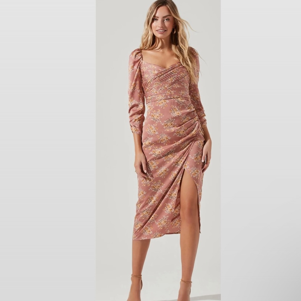 ASTR the label EVANA FLORAL HALF SLEEVE MIDI DRESS